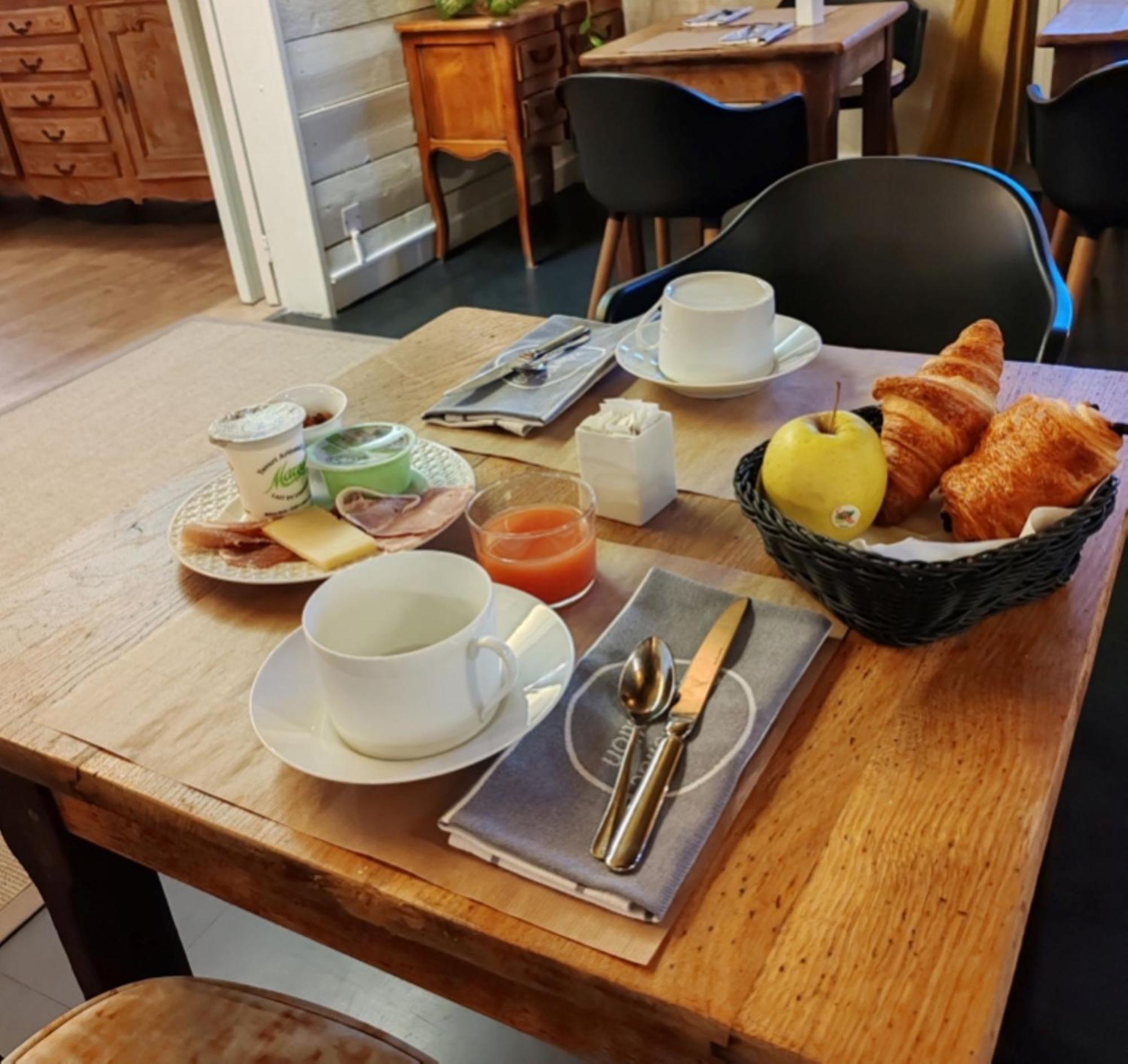 Logis Hotel - Restaurant Le Relais De Comodoliac سان جونيان المظهر الخارجي الصورة